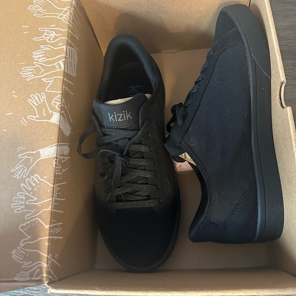 Kizik Irvine comfortable breathable stretch slip on sneakers - Picture 9 of 10